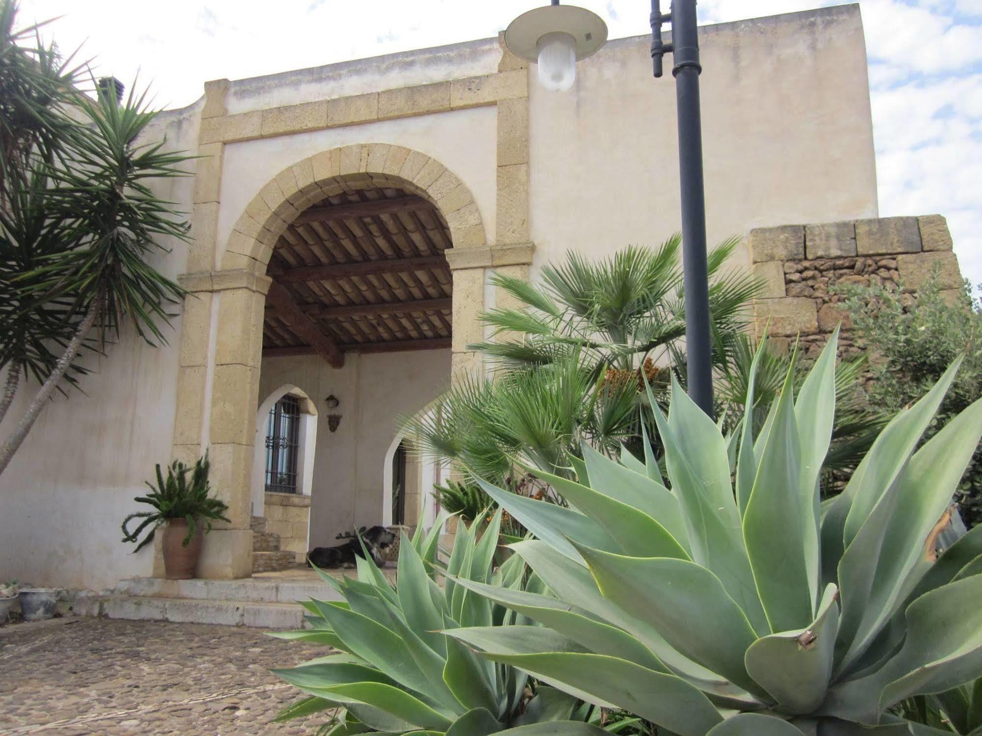 לינה וארוחת בוקר מרסאלה Casale Alma מראה חיצוני תמונה